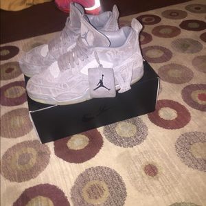 Jordan Kaws 4s